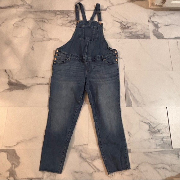 ⭐️Isabel Maternity by Ingrid & Isabel⭐️ Blue Denim Overalls - Picture 1 of 6